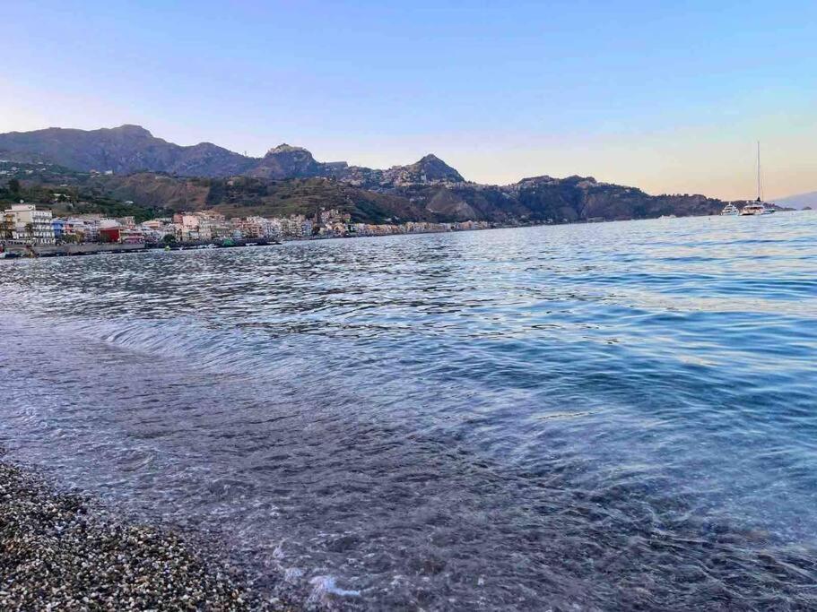 Casa Vacanza Giardini Naxos Taormina Miranaxos Bagian luar foto