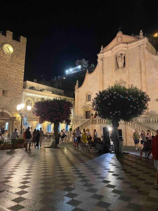 Casa Vacanza Giardini Naxos Taormina Miranaxos Bagian luar foto