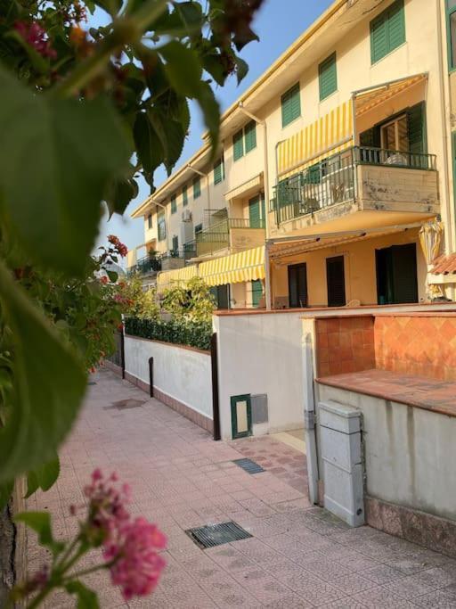 Casa Vacanza Giardini Naxos Taormina Miranaxos Bagian luar foto