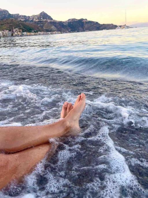 Casa Vacanza Giardini Naxos Taormina Miranaxos Bagian luar foto