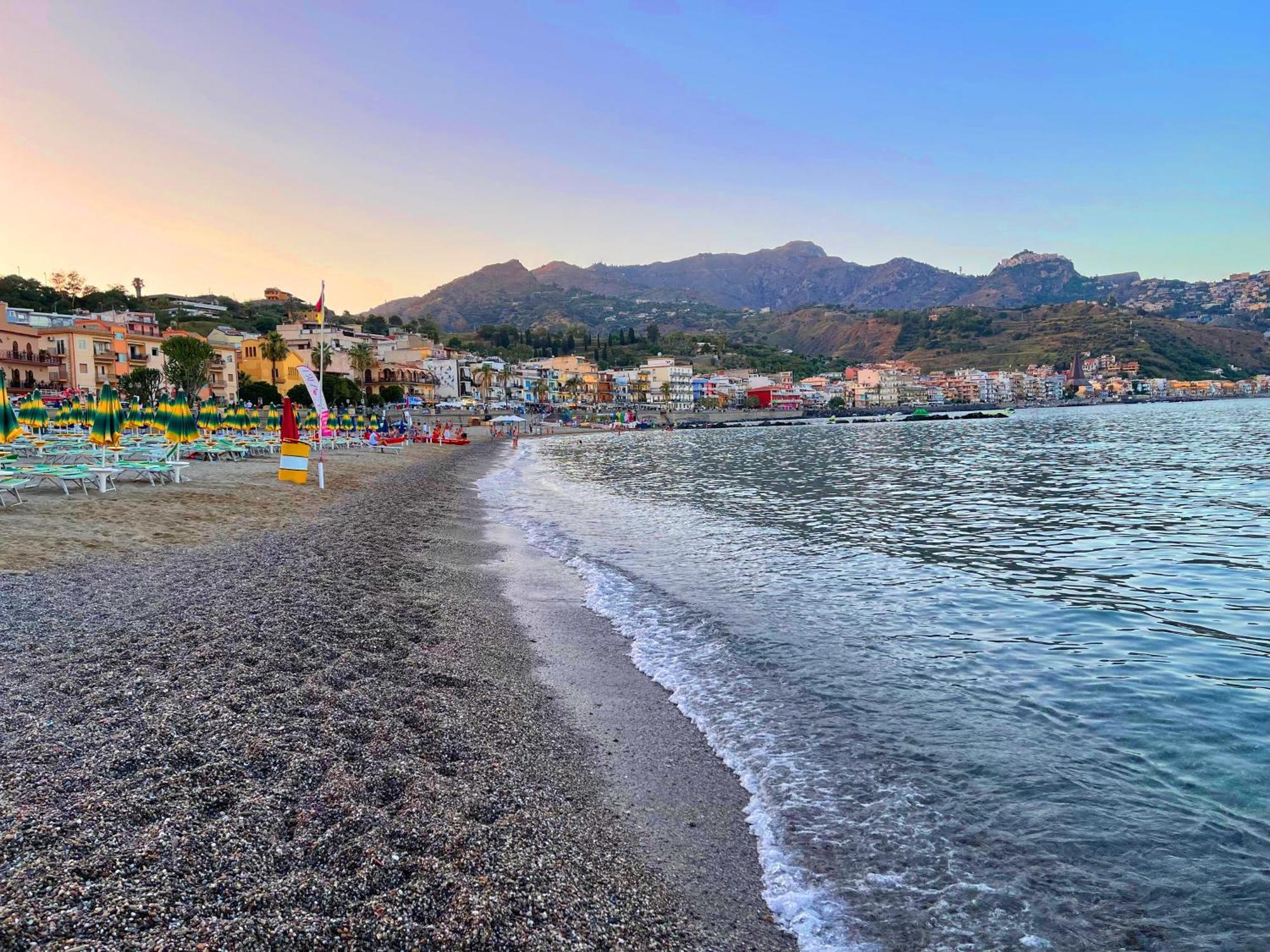 Casa Vacanza Giardini Naxos Taormina Miranaxos Bagian luar foto