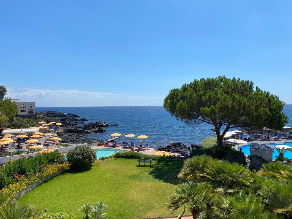 Casa Vacanza Giardini Naxos Taormina Miranaxos Bagian luar foto