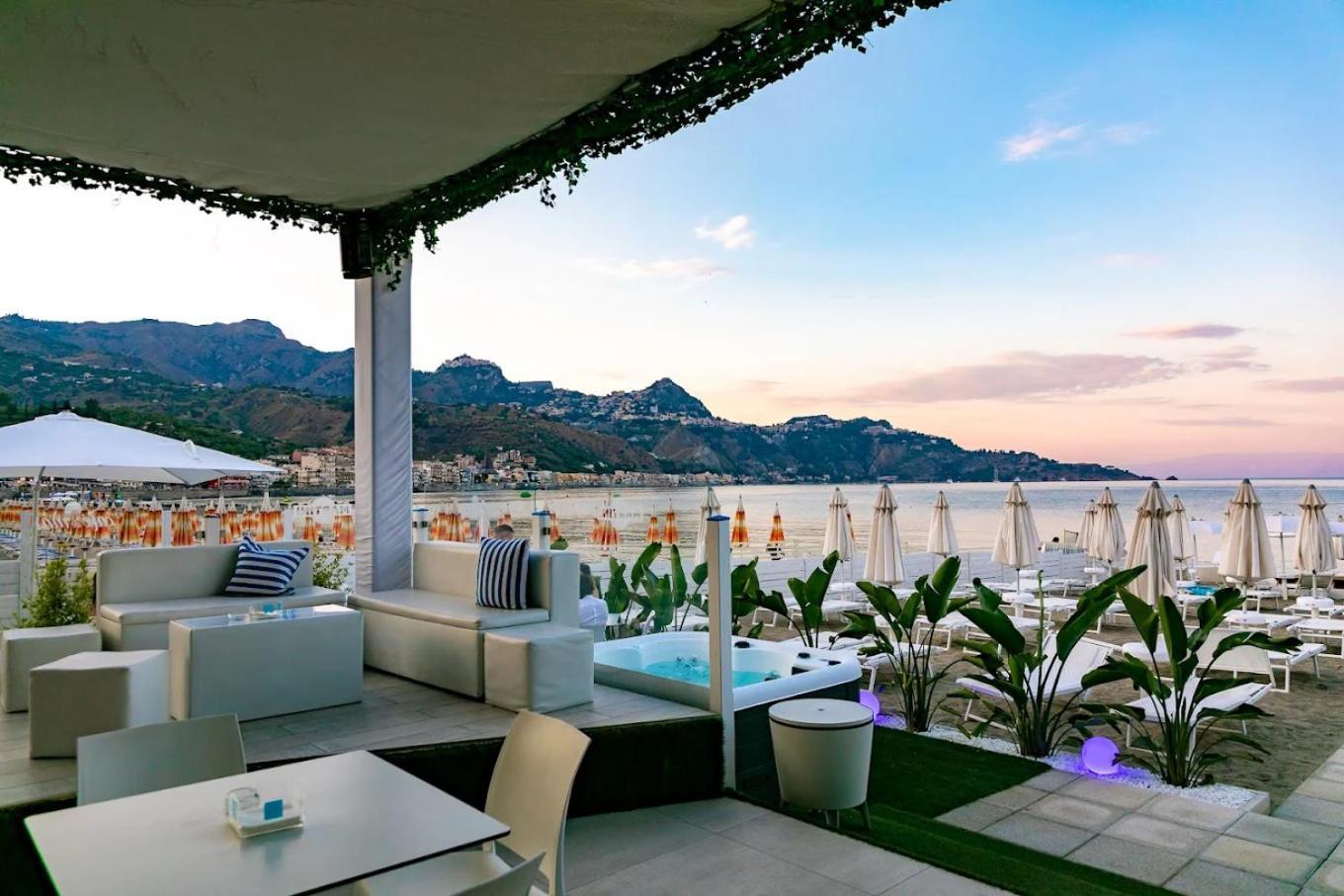 Casa Vacanza Giardini Naxos Taormina Miranaxos Bagian luar foto
